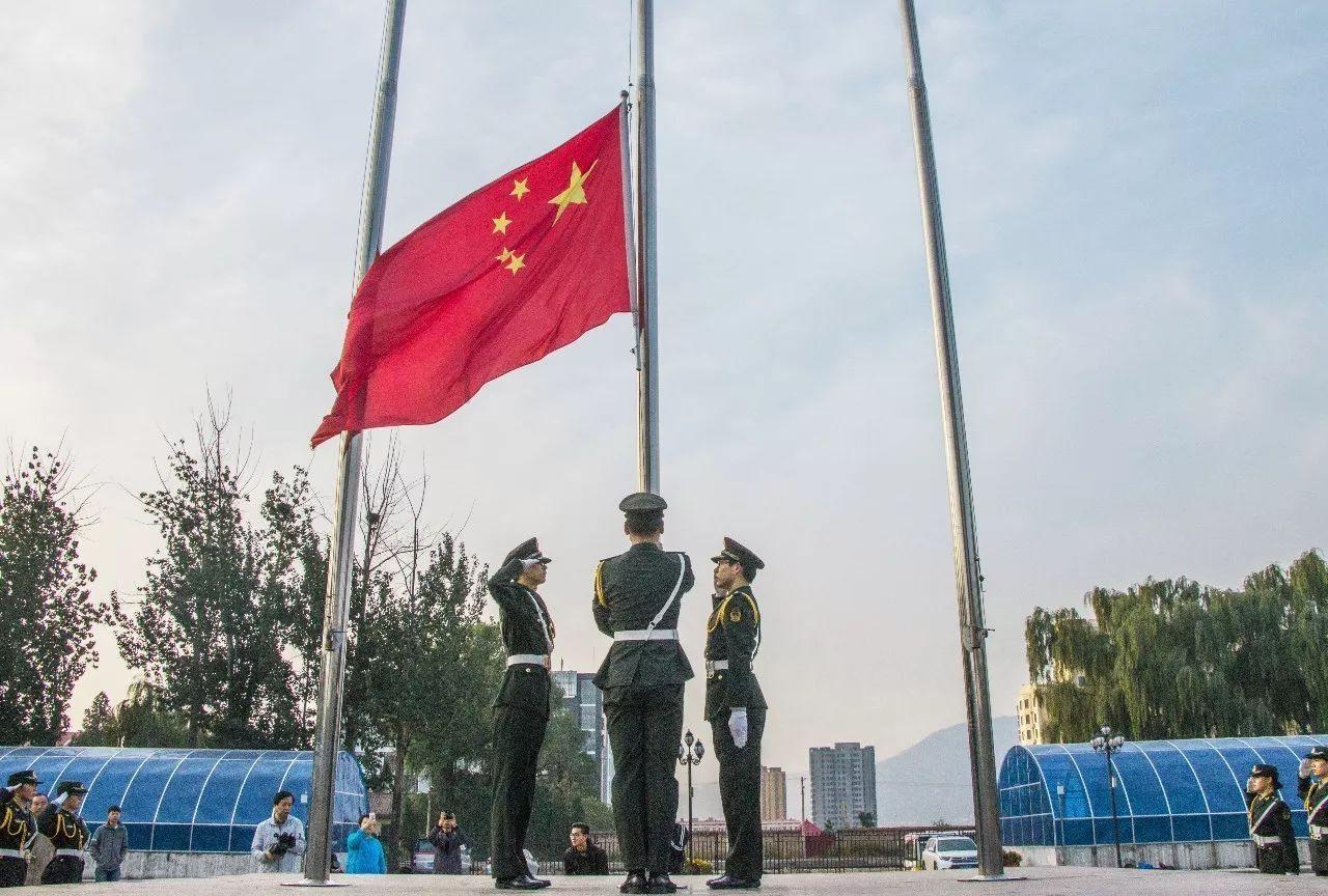 我们敬爱的周总理在西方人眼中,连讥笑都是富有魅力的